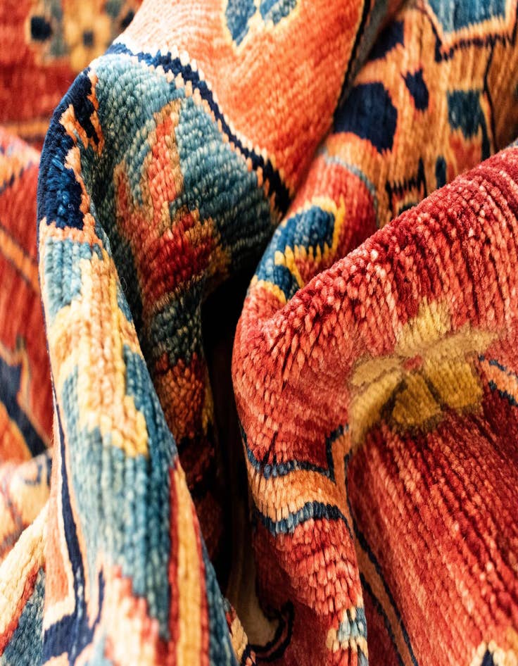 Detail image of 6' 6 x 8' 10 Sara Rug