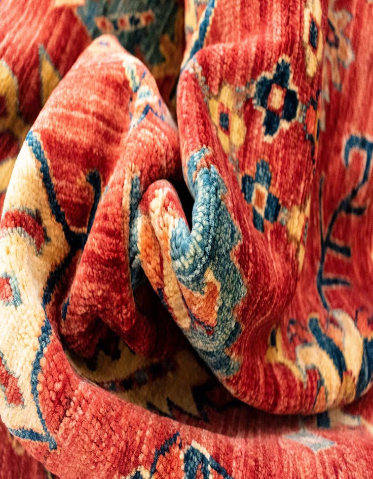 Detail image of 7' 1 x 8' 11 Sara Rug