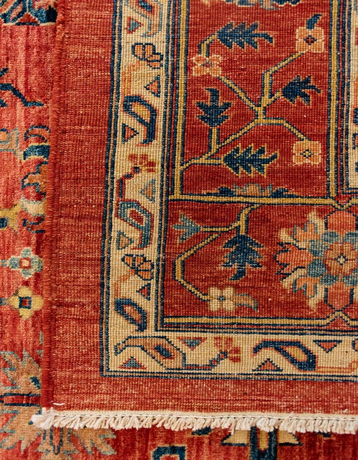 Detail image of 7' 1 x 8' 11 Sara Rug