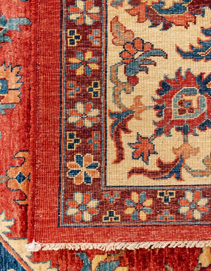 Detail image of 7' 2 x 9' 6 Sara Rug