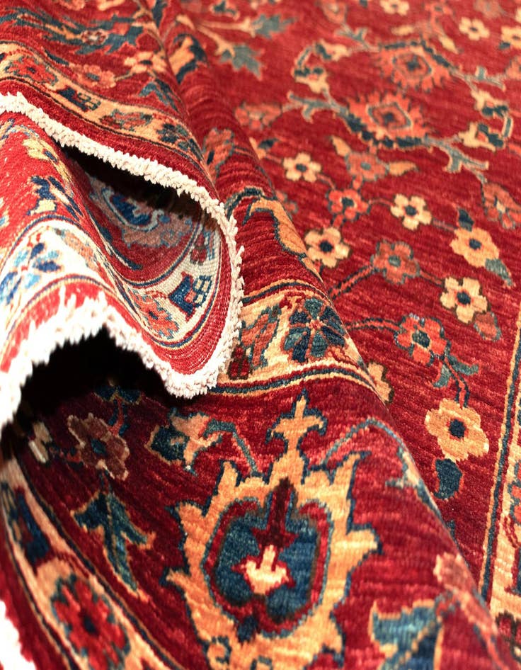 Detail image of 6' 2 x 8' 2 Sara Rug