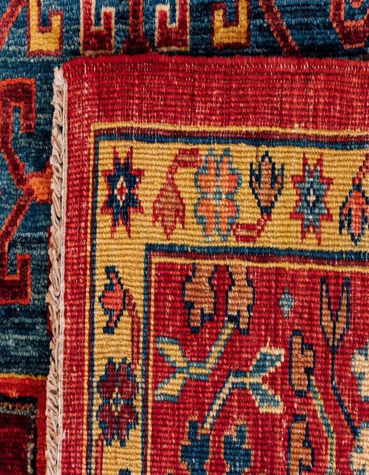 Detail image of 5' 10 x 7' 7 Sara Rug