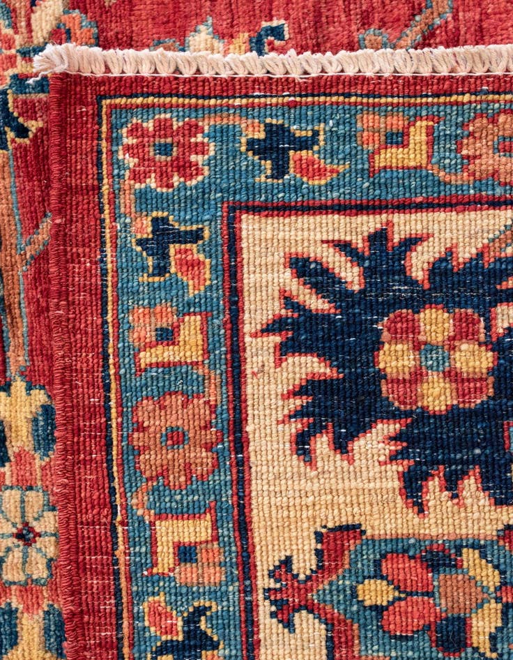 Detail image of 4' 11 x 6' 7 Sara Rug