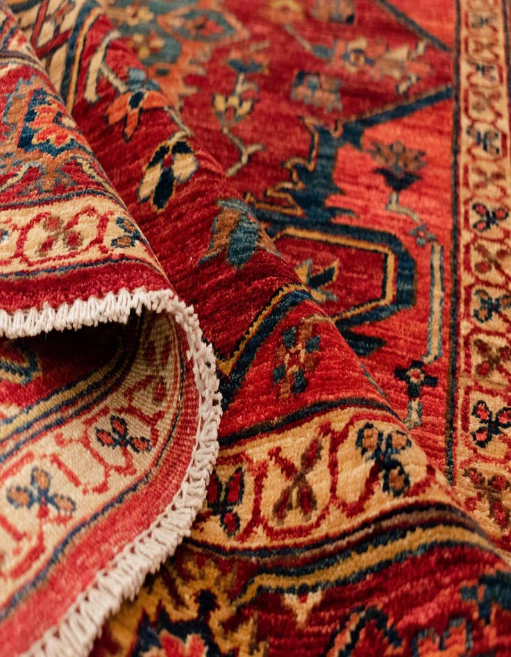 Detail image of 5' 11 x 7' 10 Sara Wool Rug