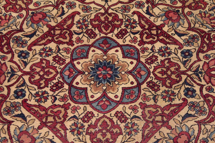 Detail image of 4' 7 x 6' 11 Hand Knotted Sarough Persian Wool Rug