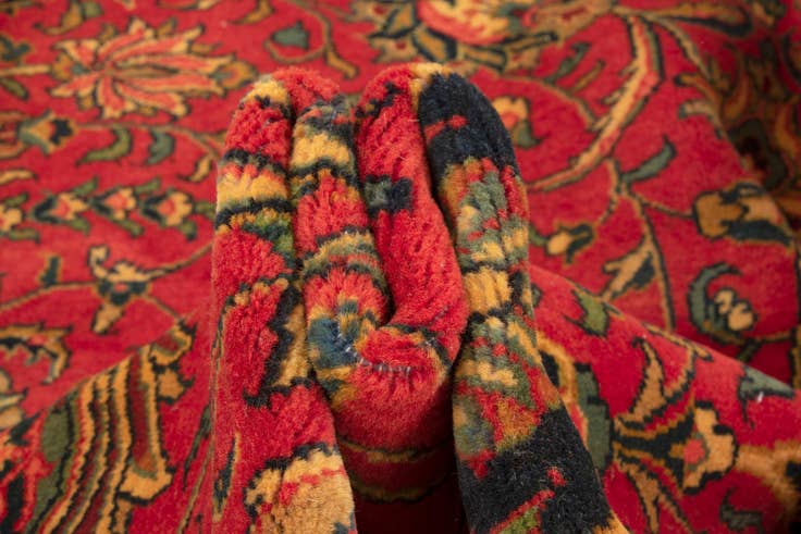 Detail image of 9' 9 x 13' Sarough Wool Rug