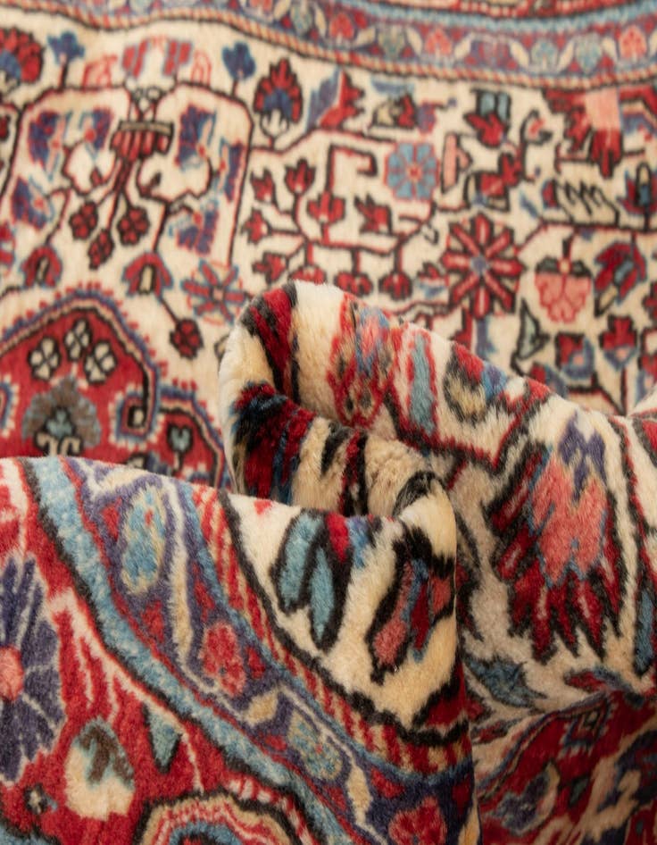 Detail image of 3' 5 x 5' 5  Hand Knotted Sarough Persian Wool Rug