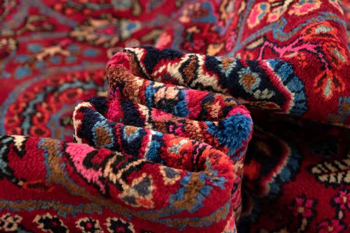 6' 10 x 9' 7 Sarough Wool Rug