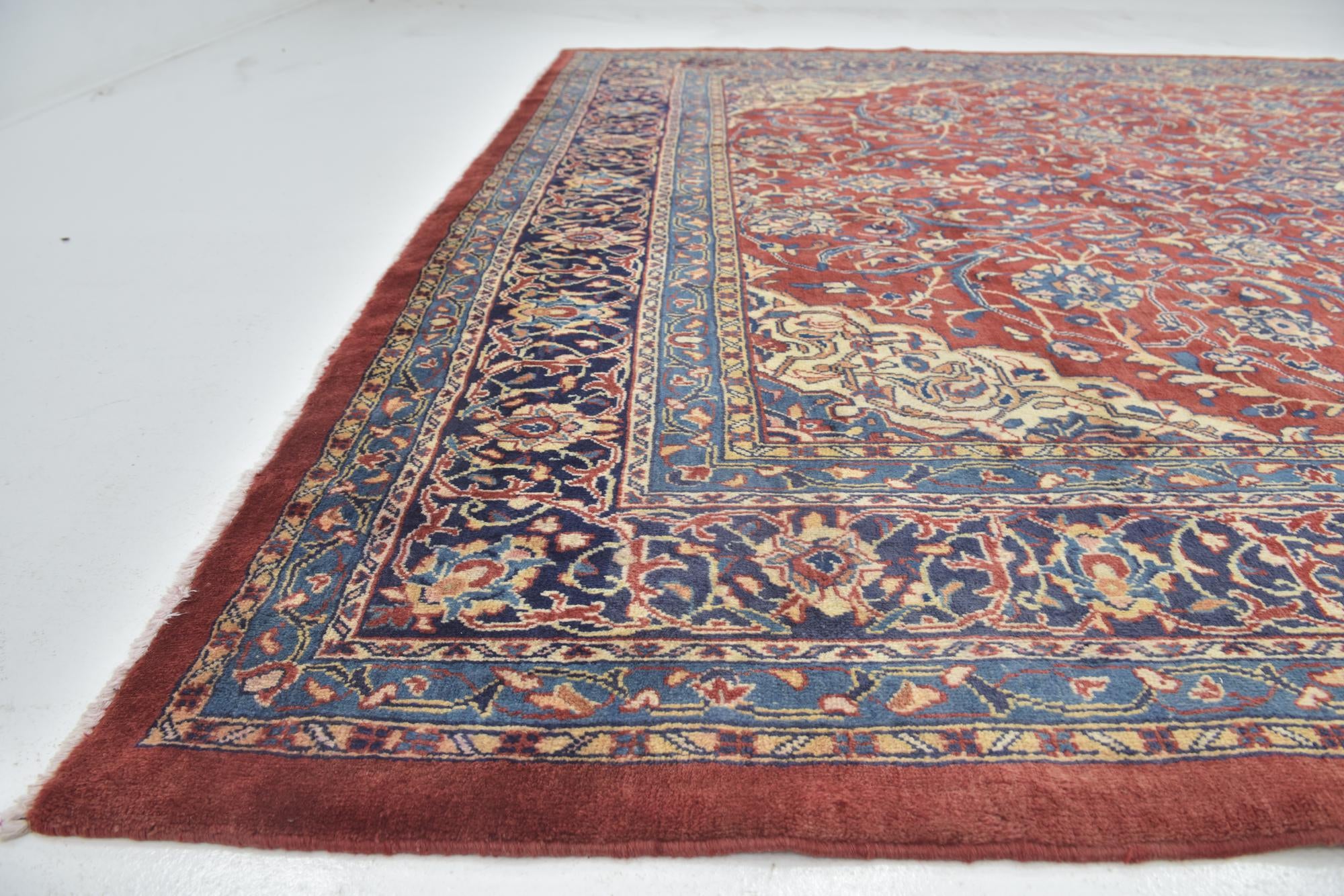 9' 9 x 13' 5 Hand Knotted Sarough Persian Wool Rug