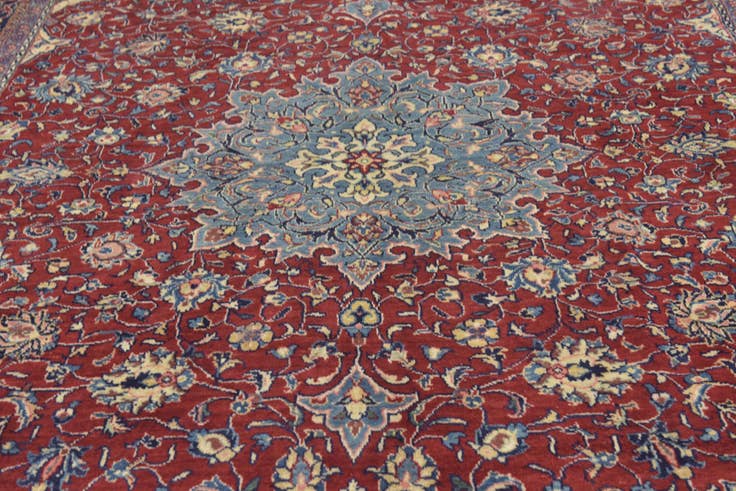 Detail image of 9' 9 x 13' Hand Knotted Sarough Persian Wool Rug