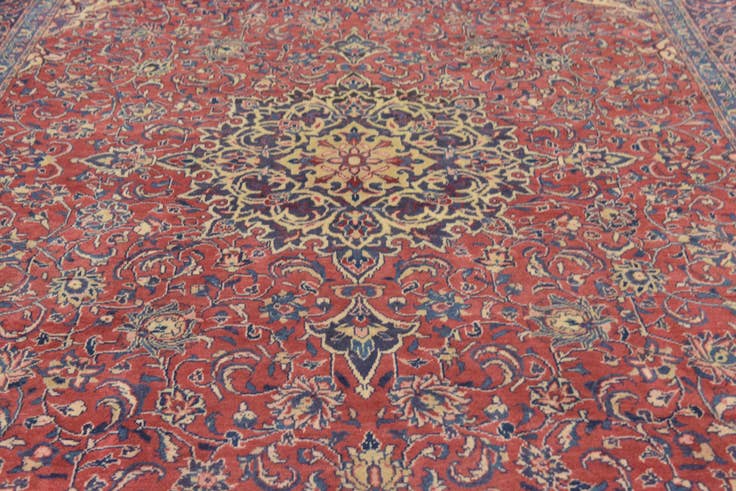Detail image of 9' 8 x 13' 4 Hand Knotted Sarough Persian Wool Rug