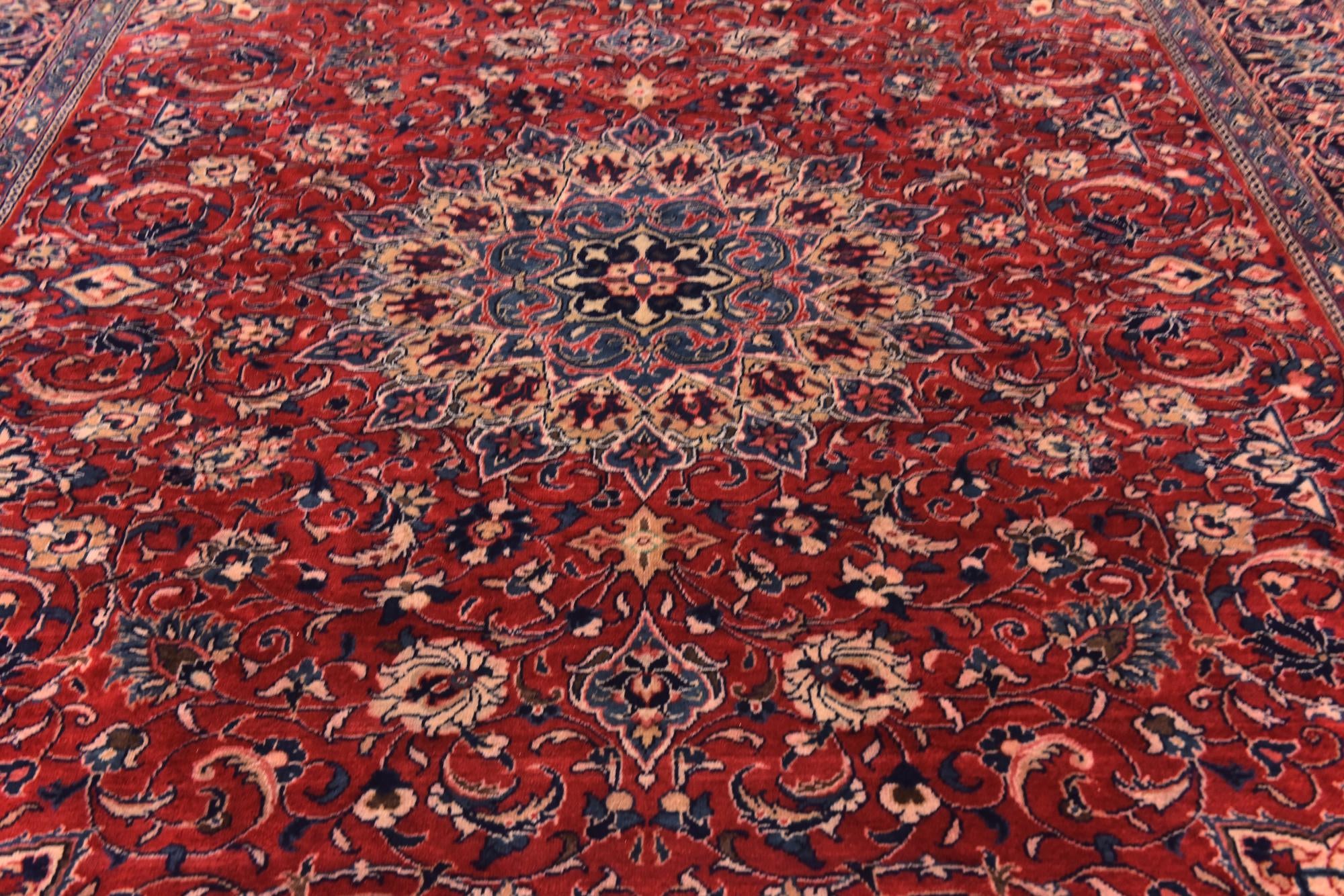 9' 10 x 13' 2 Hand Knotted Sarough Persian Wool Rug