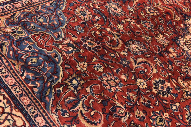 Detail image of 10' x 13' 5 Hand Knotted Sarough Persian Wool Rug