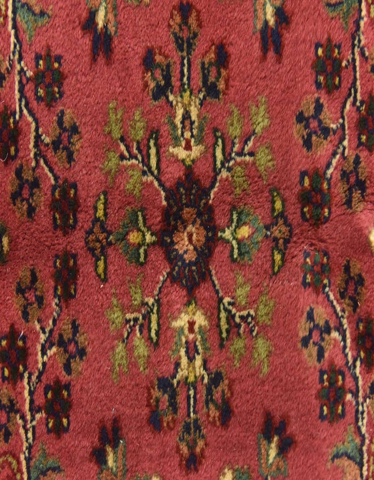 Detail image of 3' x 5' 5 Hand Knotted Sarough Wool Rug