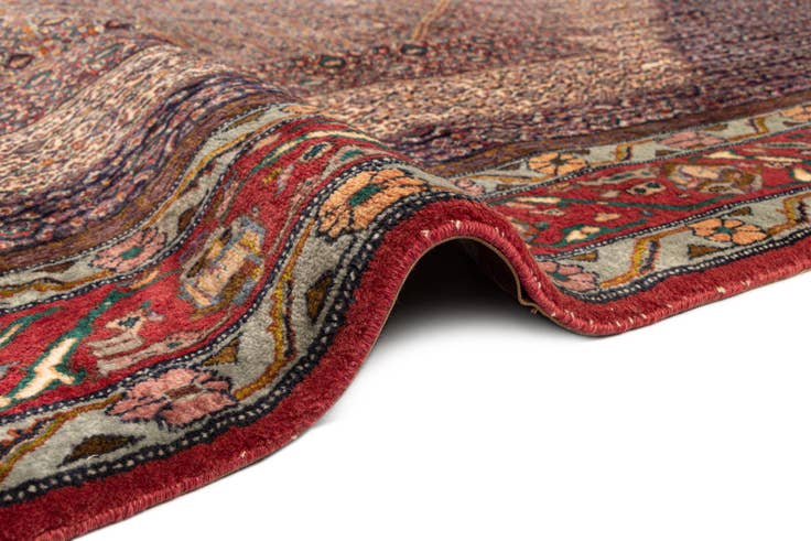 Detail image of 6' 6 x 8' 3 Senneh Wool Rug