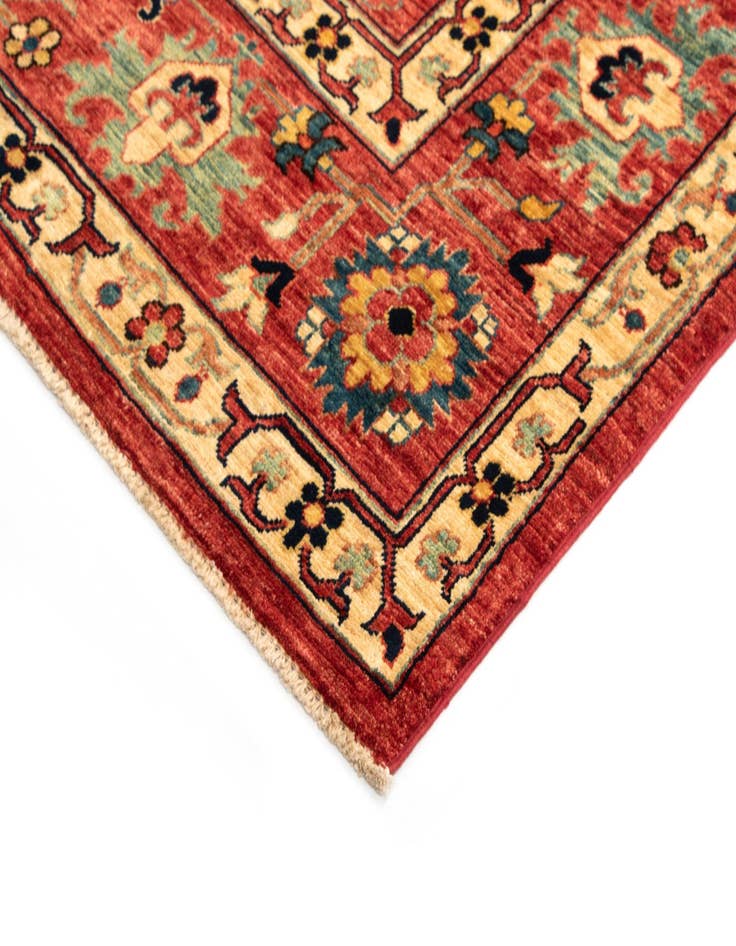 Detail image of 7' 5 x 9' 5 Serapi Wool Rug