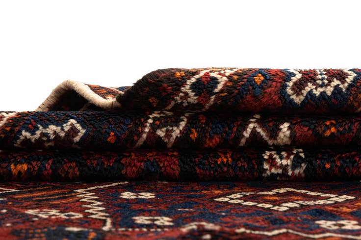 Detail image of 5' 3 x 7' Shiraz Wool Rug