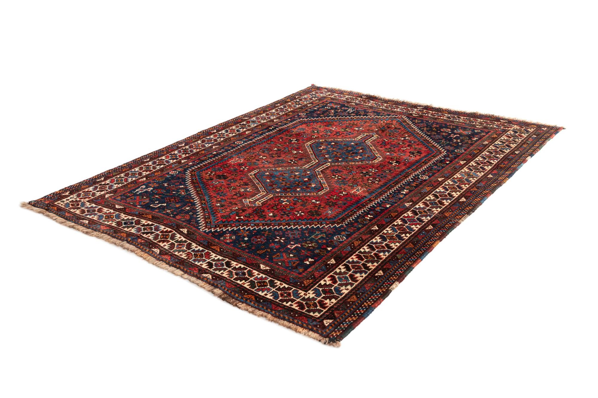 5' 2 x 6' 7 Shiraz Wool Rug