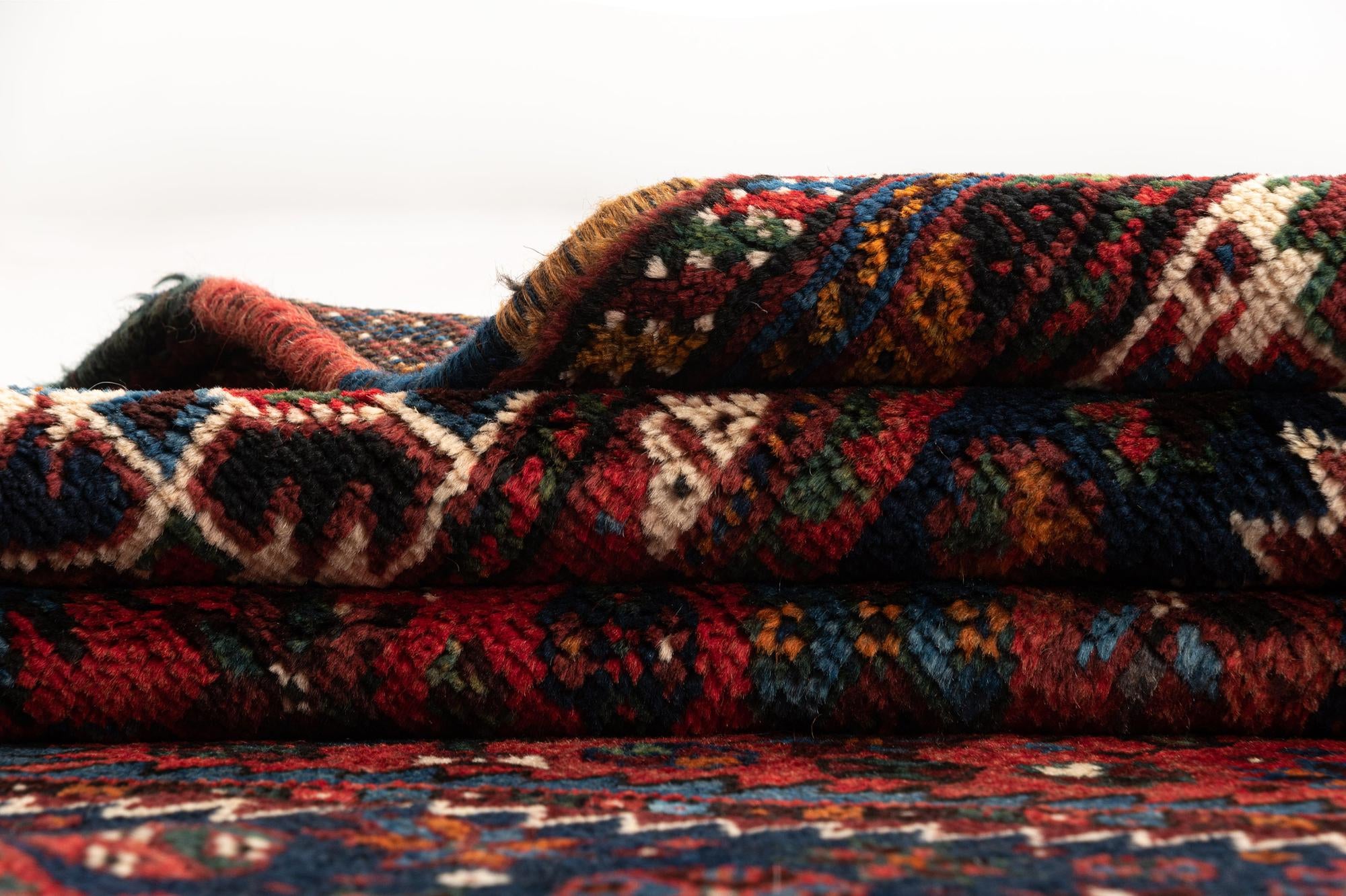 5' 2 x 6' 7 Shiraz Wool Rug