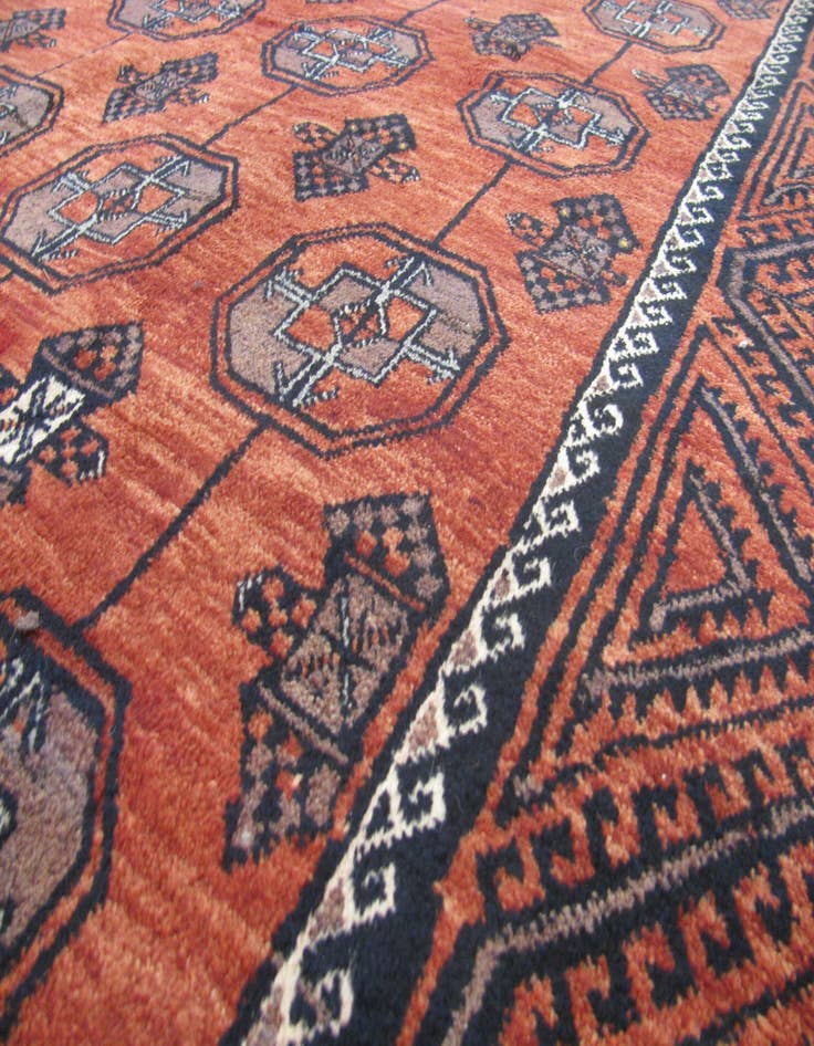 Detail image of 5' 1 x 10' Hand Knotted Shiraz Persian Wool Rug