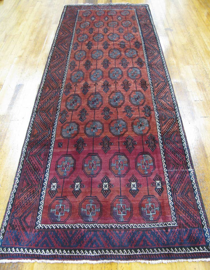 Detail image of 5' 1 x 10' Hand Knotted Shiraz Persian Wool Rug