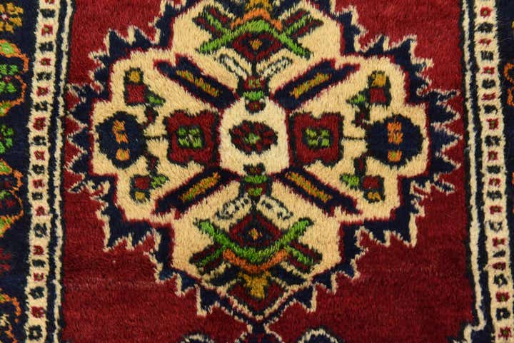 1' 9 x 3' 2 Hand Knotted Shiraz Persian Wool Rug