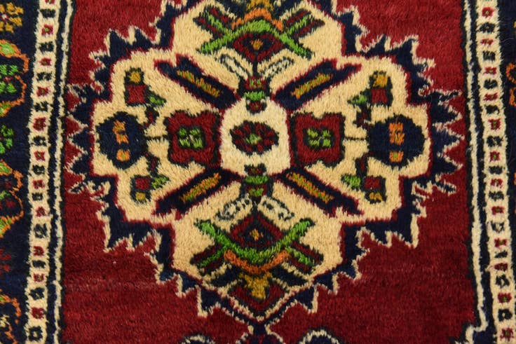 Detail image of 1' 9 x 3' 2 Hand Knotted Shiraz Persian Wool Rug