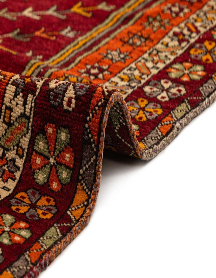 Detail image of 3' 6 x 4' 11 Sivas Rug