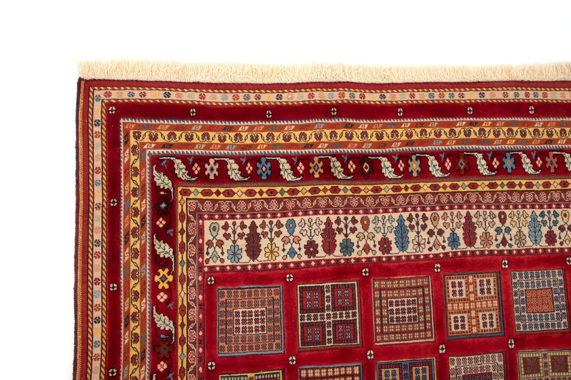 6' 10 x 9' 11 Sumak Kilim Rug