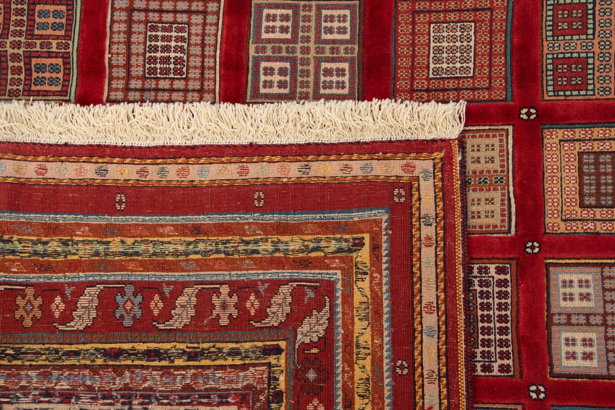 6' 10 x 9' 11 Sumak Kilim Rug