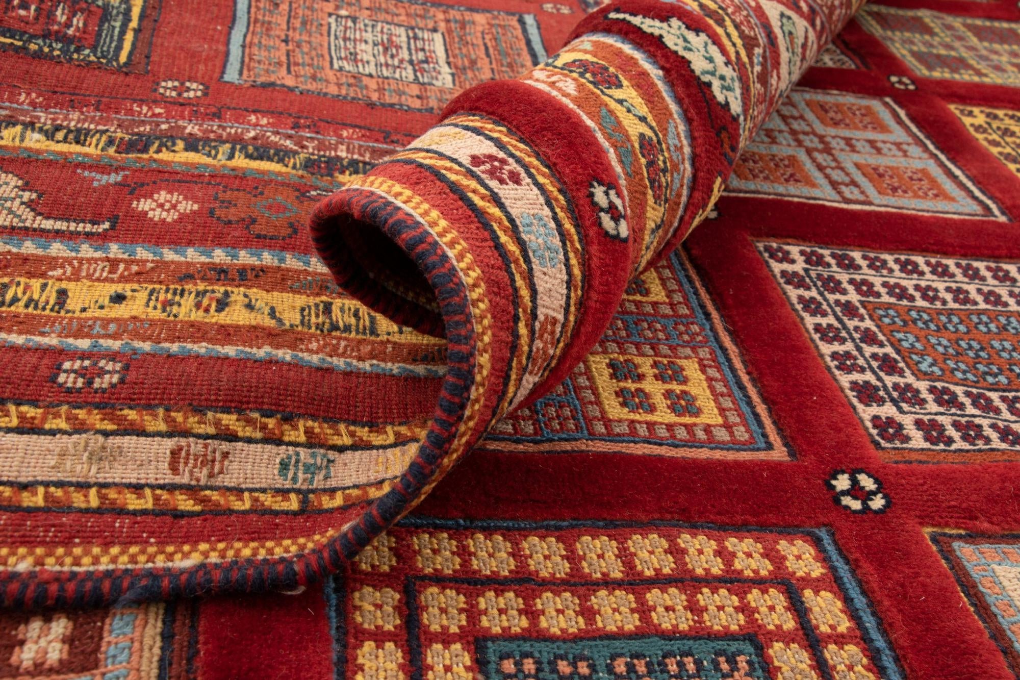 6' 10 x 9' 11 Sumak Kilim Rug
