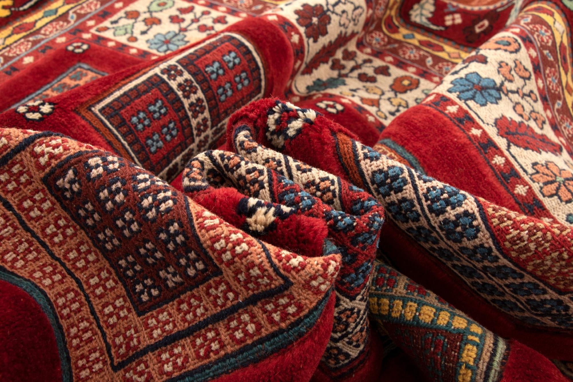 6' 10 x 9' 11 Sumak Kilim Rug