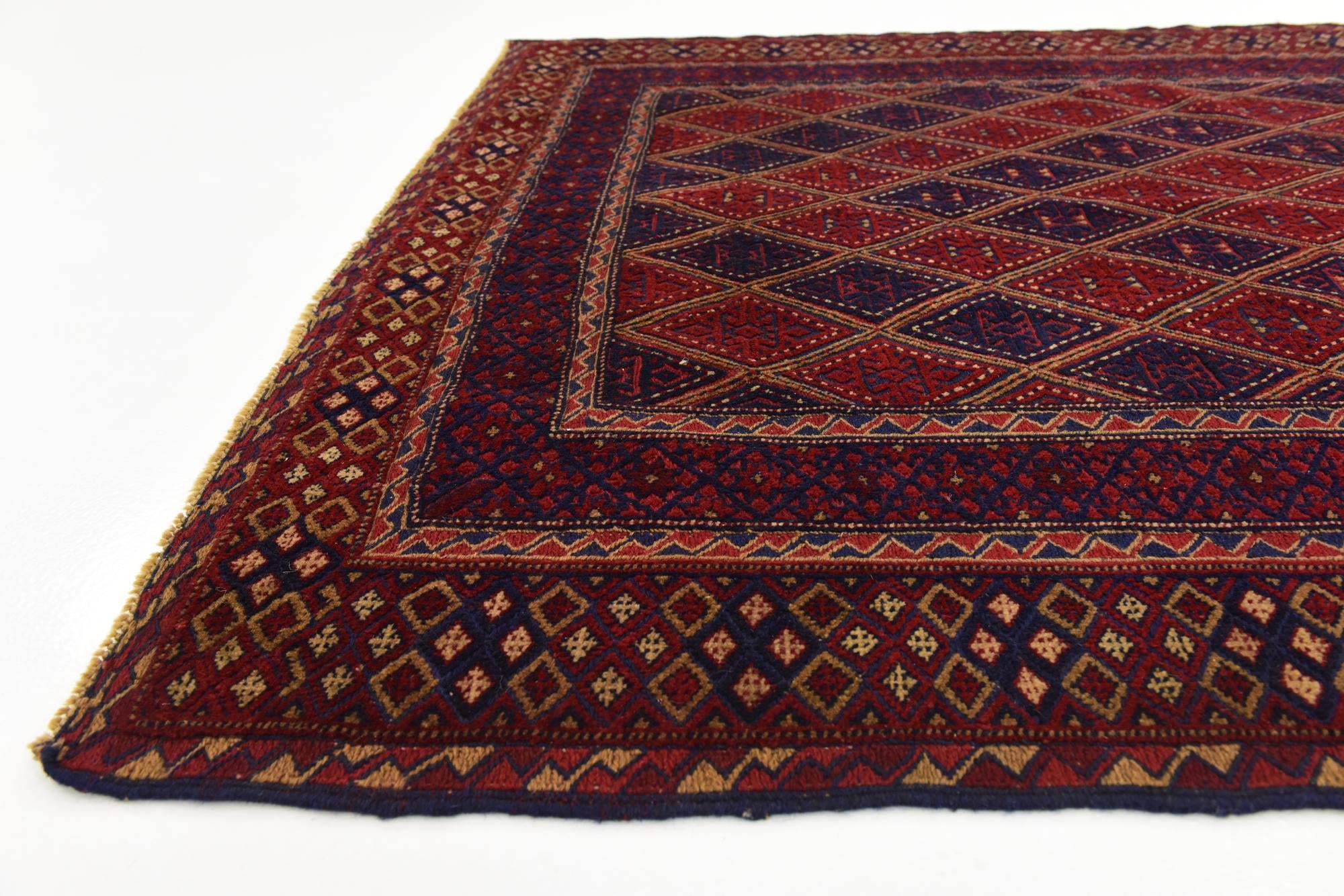 4' 10 x 6' 5 Hand Knotted Sumak Wool Rug