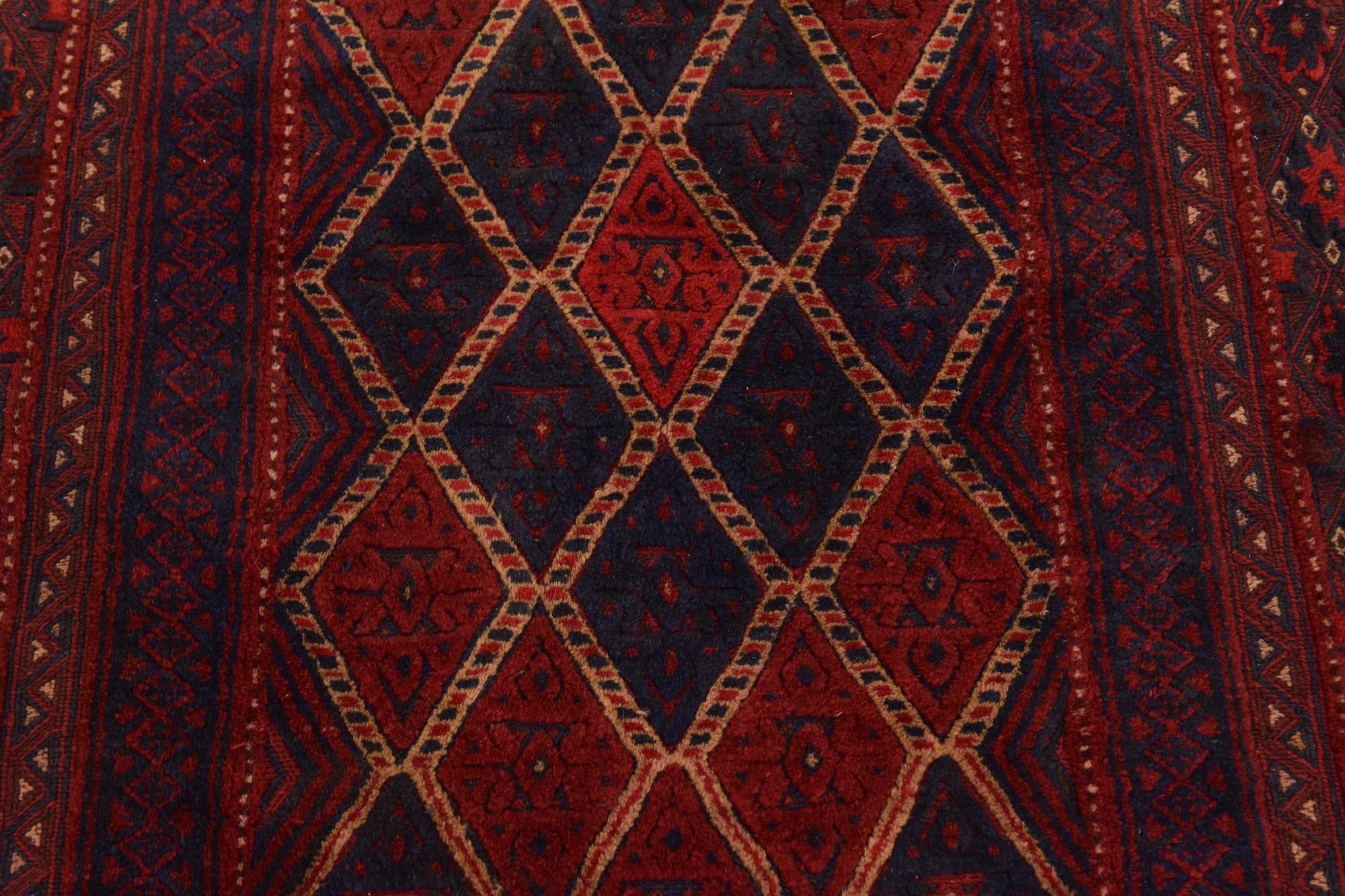 4' 10 x 6' 4 Hand Knotted Sumak Wool Rug