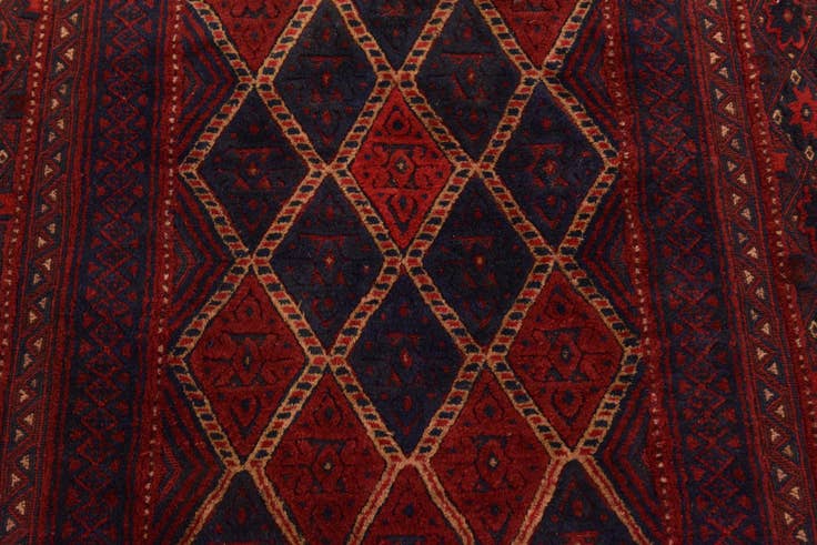 Detail image of 4' 10 x 6' 4 Hand Knotted Sumak Wool Rug