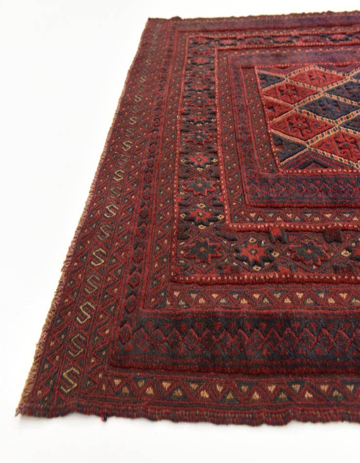 Detail image of 4' 10 x 6' 4 Hand Knotted Sumak Wool Rug