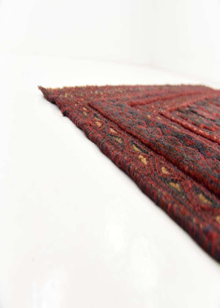 4' 10 x 6' 4 Hand Knotted Sumak Wool Rug