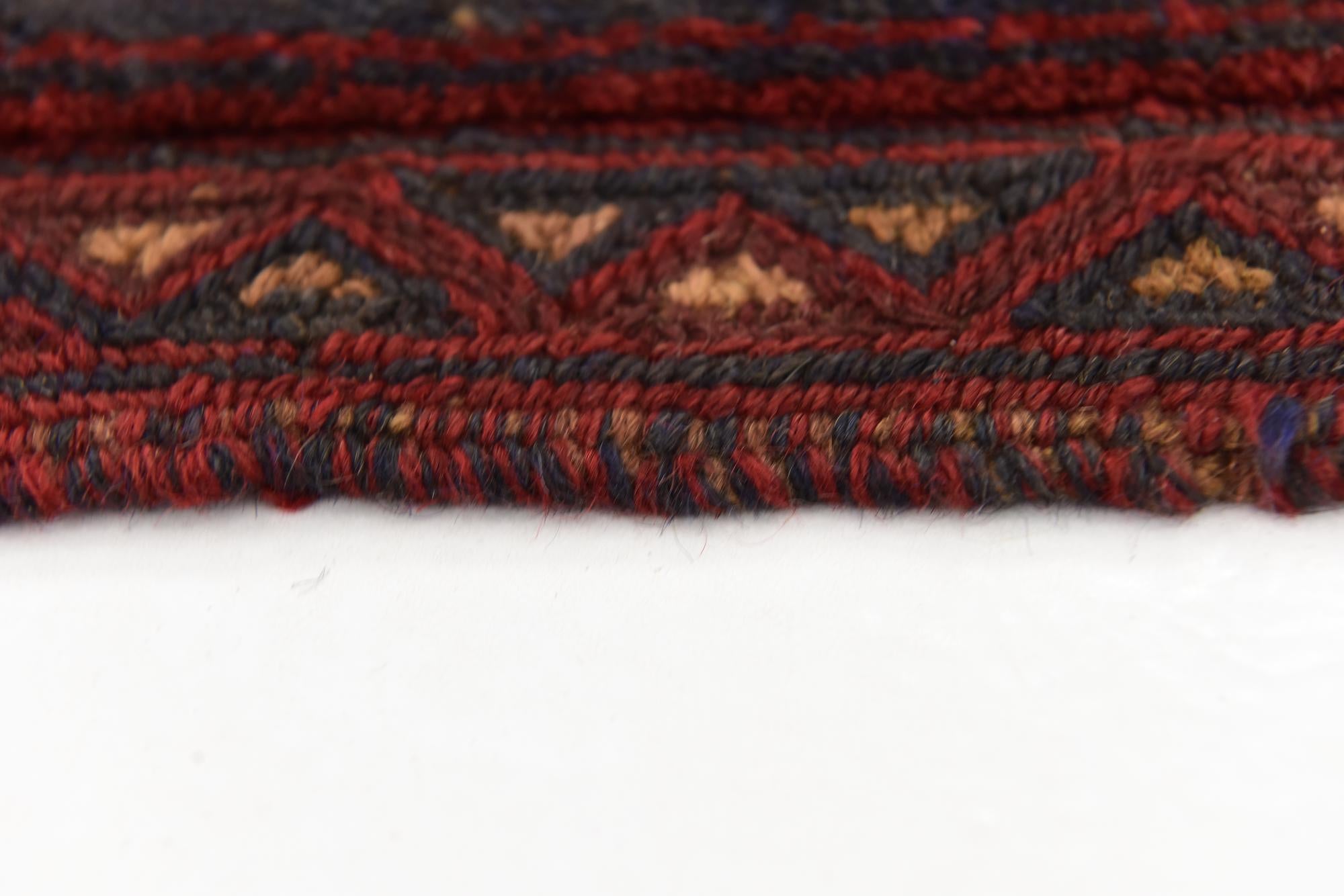 4' 10 x 6' 4 Hand Knotted Sumak Wool Rug