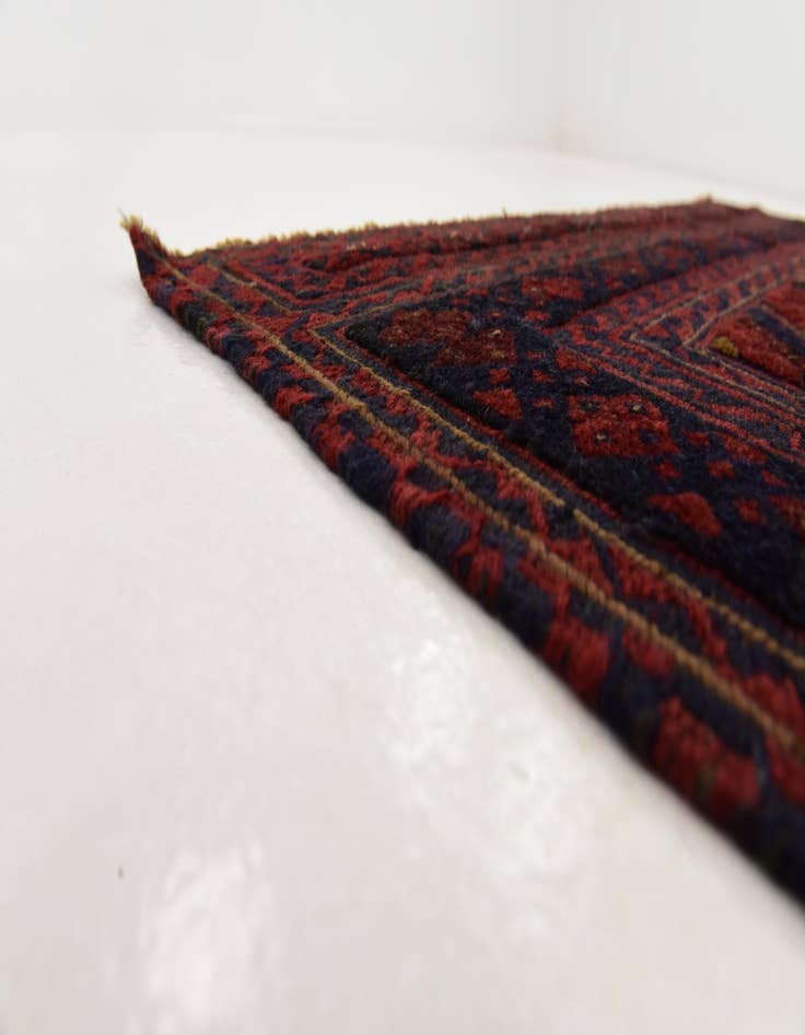 Detail image of 4' 10 x 6' 5 Hand Knotted Sumak Wool Rug