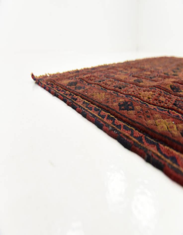 Detail image of 6' 4 x 9' Hand Knotted Sumak Wool Rug