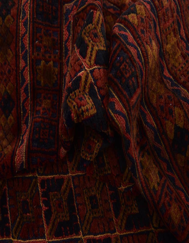 Detail image of 6' 4 x 9' Hand Knotted Sumak Wool Rug