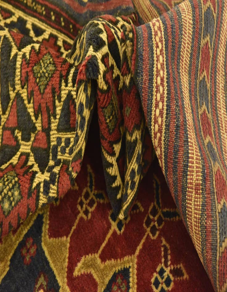 Detail image of 6' 6 x 9' 8  Hand Knotted Sumak Wool Rug