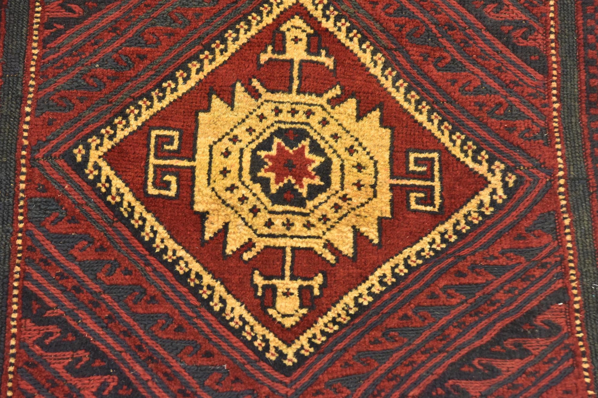 2' 10 x 4' Hand Knotted Sumak Wool Rug
