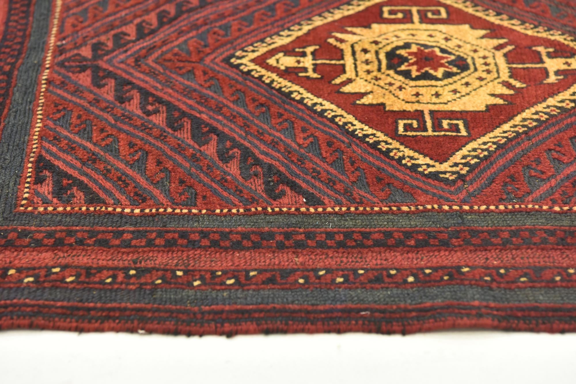 2' 10 x 4' Hand Knotted Sumak Wool Rug