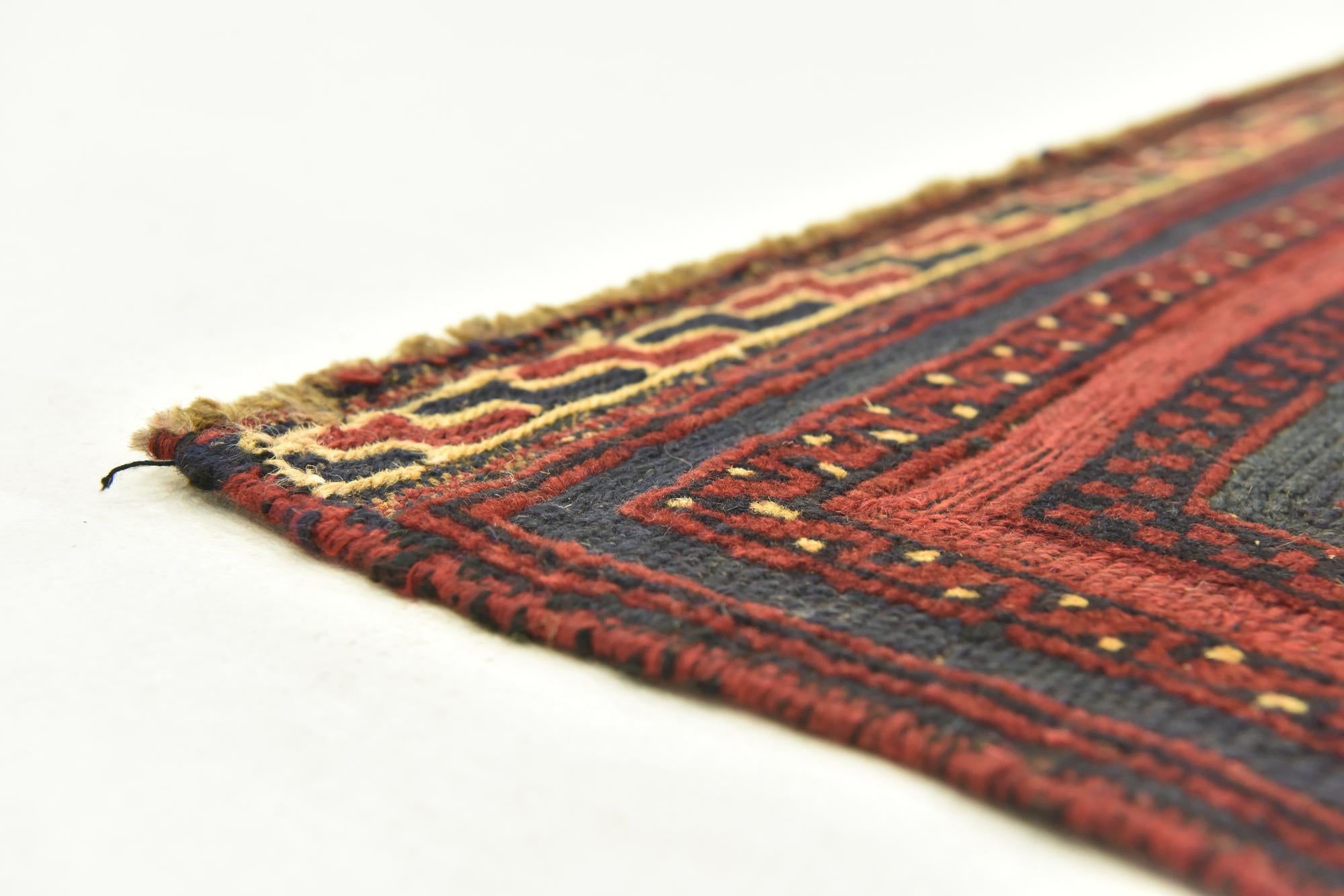 2' 10 x 4' Hand Knotted Sumak Wool Rug