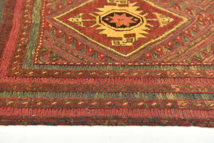 2' 7 x 4' Hand Knotted Sumak Wool Rug