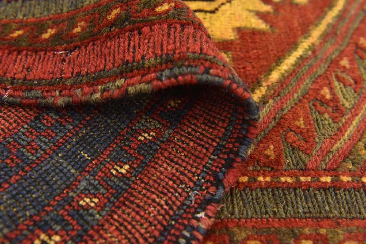 2' 7 x 4' Hand Knotted Sumak Wool Rug