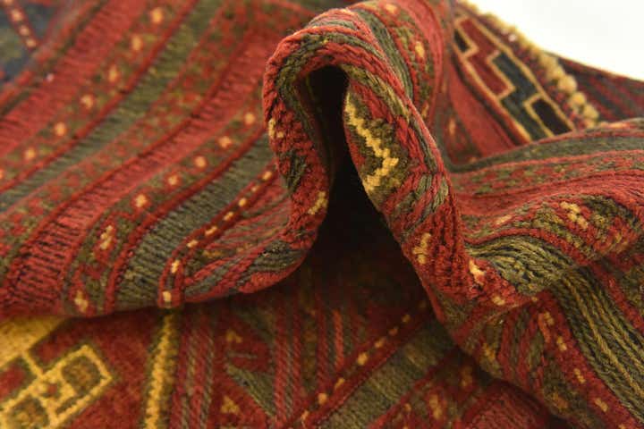 2' 7 x 4' Hand Knotted Sumak Wool Rug