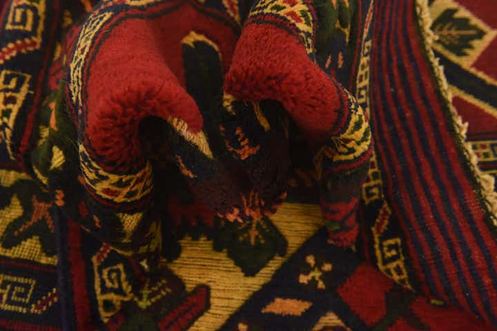2' 10 x 4' 6 Hand Knotted Sumak Wool Rug