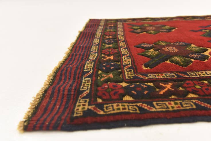 Detail image of 2' 10 x 4' 6 Hand Knotted Sumak Wool Rug
